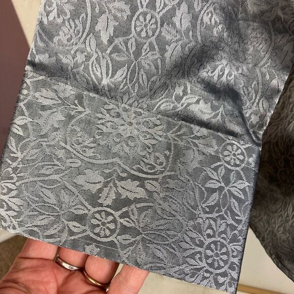 Gray blouse w/brocade pattern wrinkle free buttons down partial tags NEW - Picture 5 of 13